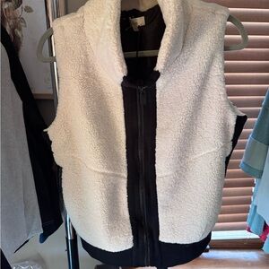 Elan Women's Ivory Sherpa Vest with Black Trim